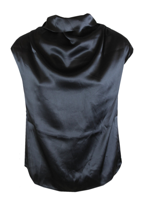 Amaya zwarte blouse van glanzend materiaal.