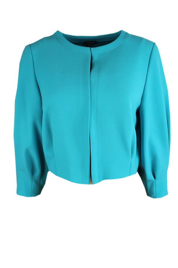 Caroline Biss elegante blazer.