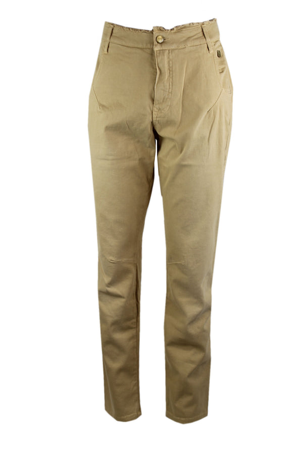 Summum broek, verkrijgbaar in de kleuren straw en ivory.