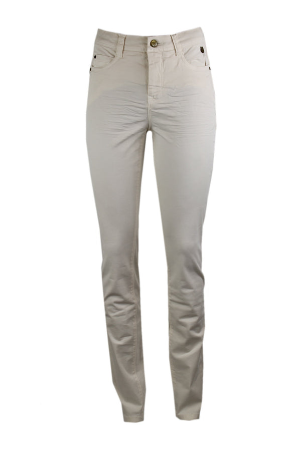 Summum broek met smalle pijpen, verkrijgbaar in de kleuren: Ivory en White sand.