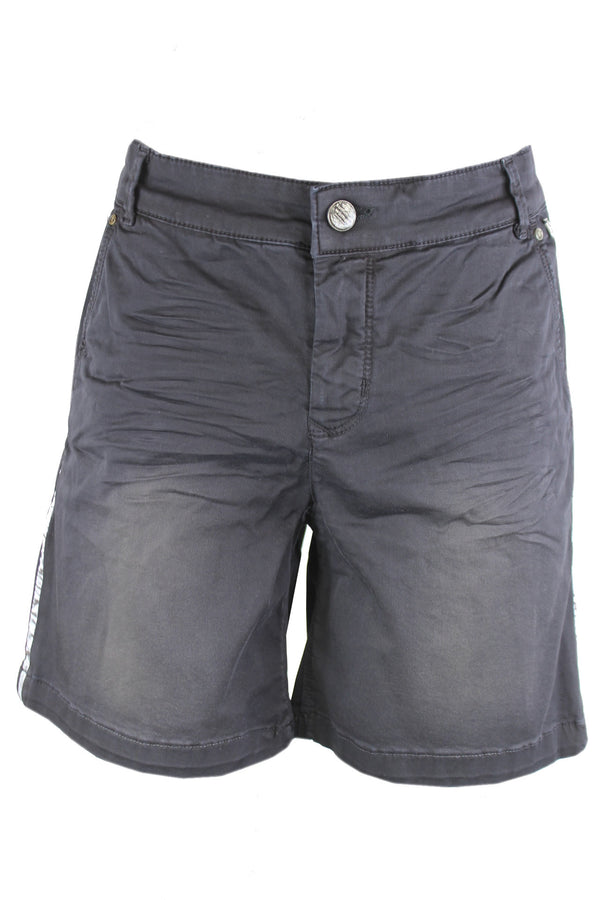 Summum short Holiday.
