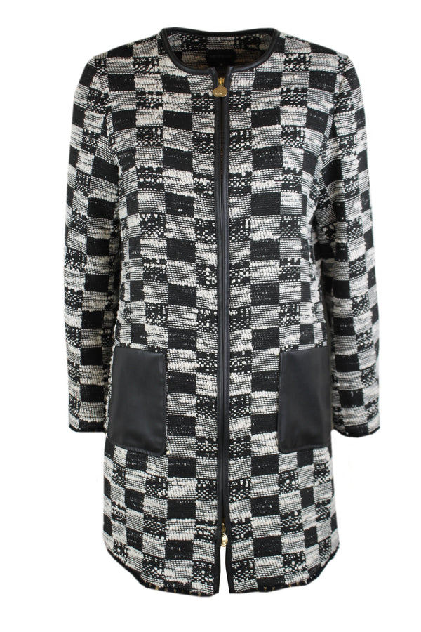 Caroline Biss jas met leatherlook accenten.
