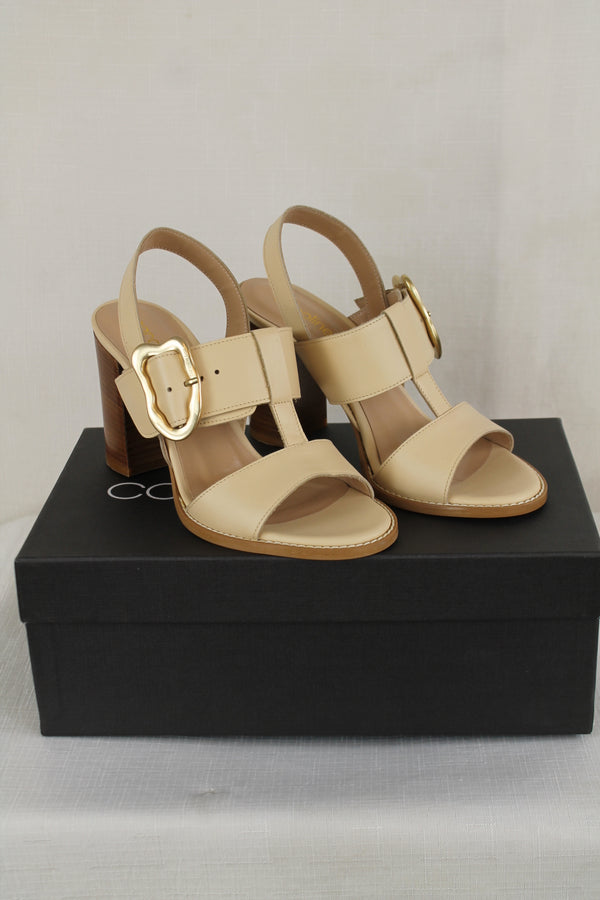 Caroline Biss schoen Tiffany tan.