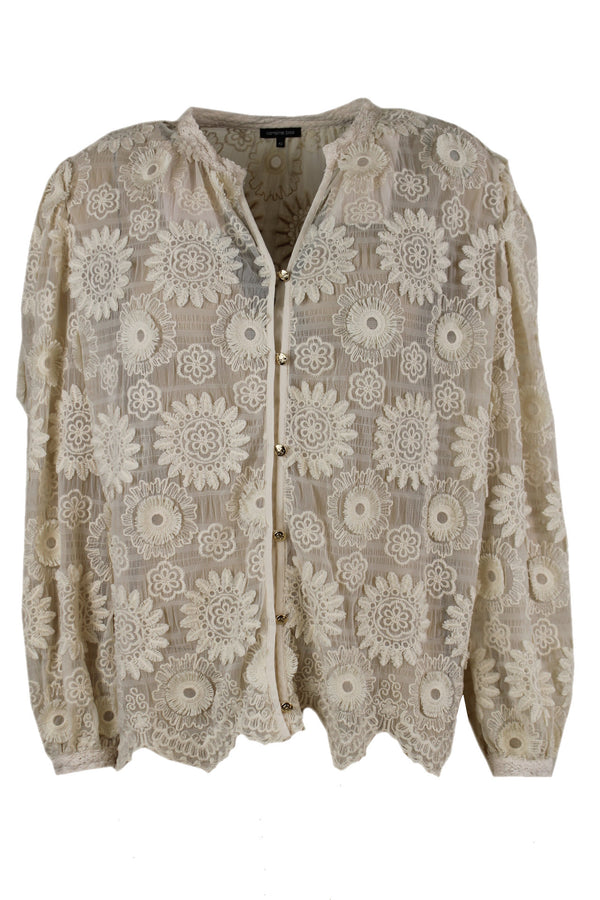 Caroline Biss blouse met geborduurde bloemen.