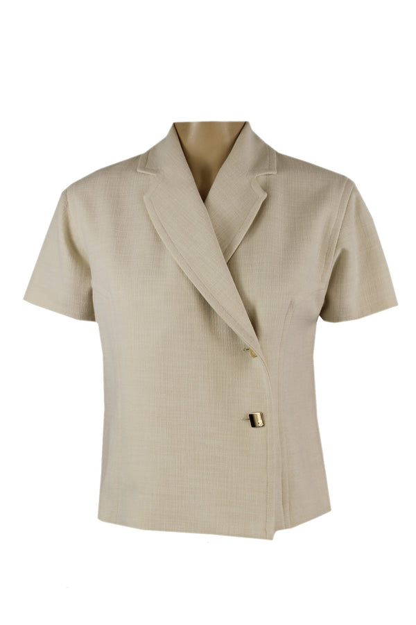 Caroline Biss blazer met korte mouwen.