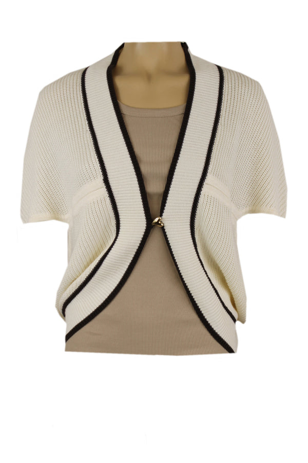 Caroline Biss vest met vleermuis mouwen verkrijgbaar in de kleuren creme en zwart.
