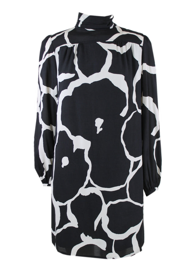 Caroline Biss jurk van 100% viscose.