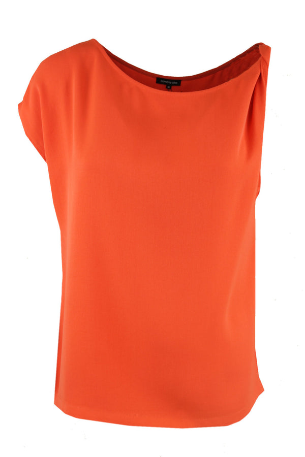Caroline Biss oranje rode top.