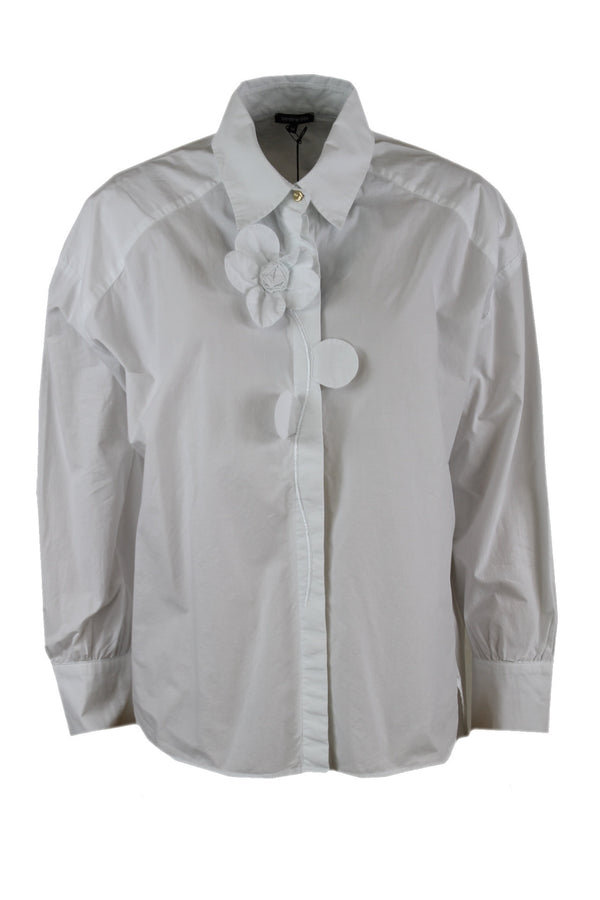 Caroline Biss blouse met een witte bloem van 100% katoen.