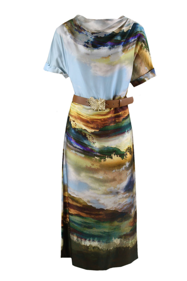 Caroline Biss jurk van 100% viscose.