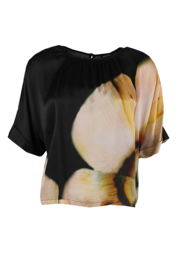 Caroline Biss blouse van 100% viscose.