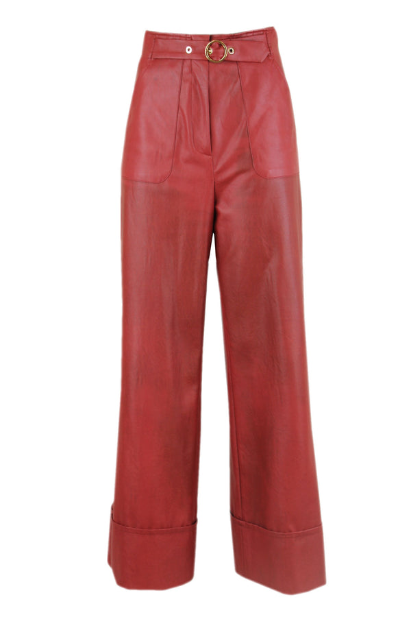 Caroline Biss leatherlook broek verkrijgbaar in de kleur groen en terracotta.