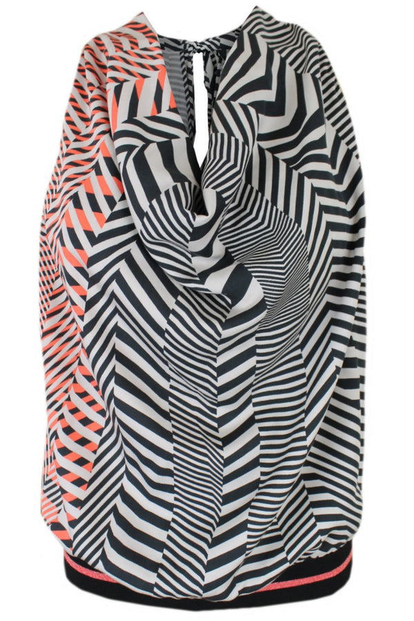 Summum luxe top met een watervalhals.