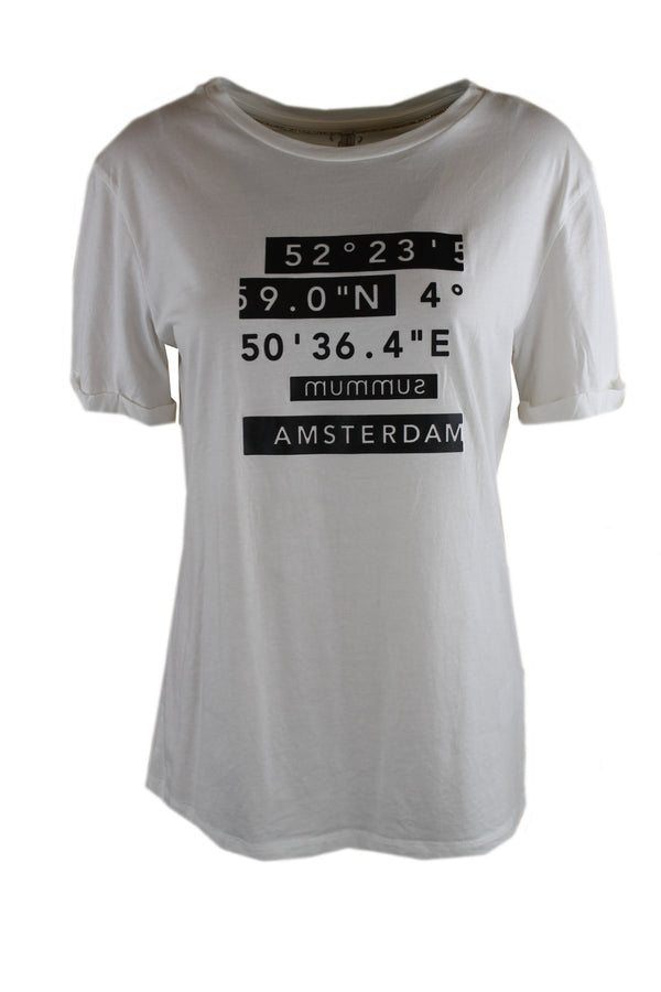 Summum shirt met zwarte print aan de voorkant.