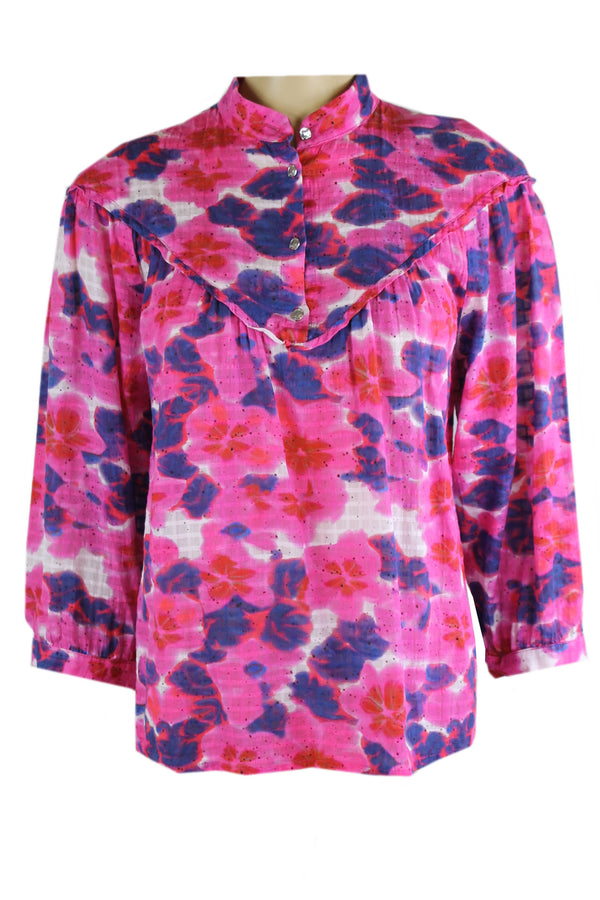 Caroline Biss roze blouse met print.